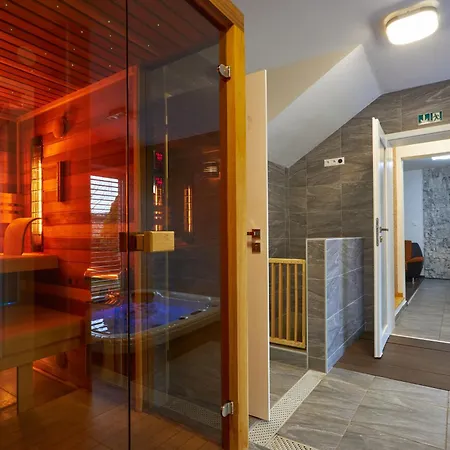 Ferienhaus U Rybara S Wellness A Detskym Ihriskom