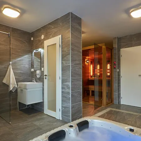 U Rybara S Wellness A Detskym Ihriskom Feriehus *
