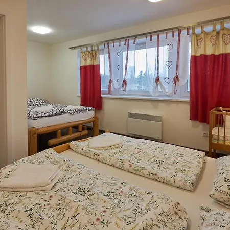 U Rybara S Wellness A Detskym Ihriskom Feriehus *