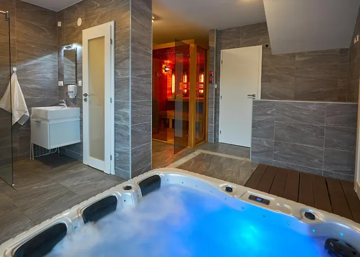 U Rybara S Wellness A Detskym Ihriskom 립토브스키트로노벡